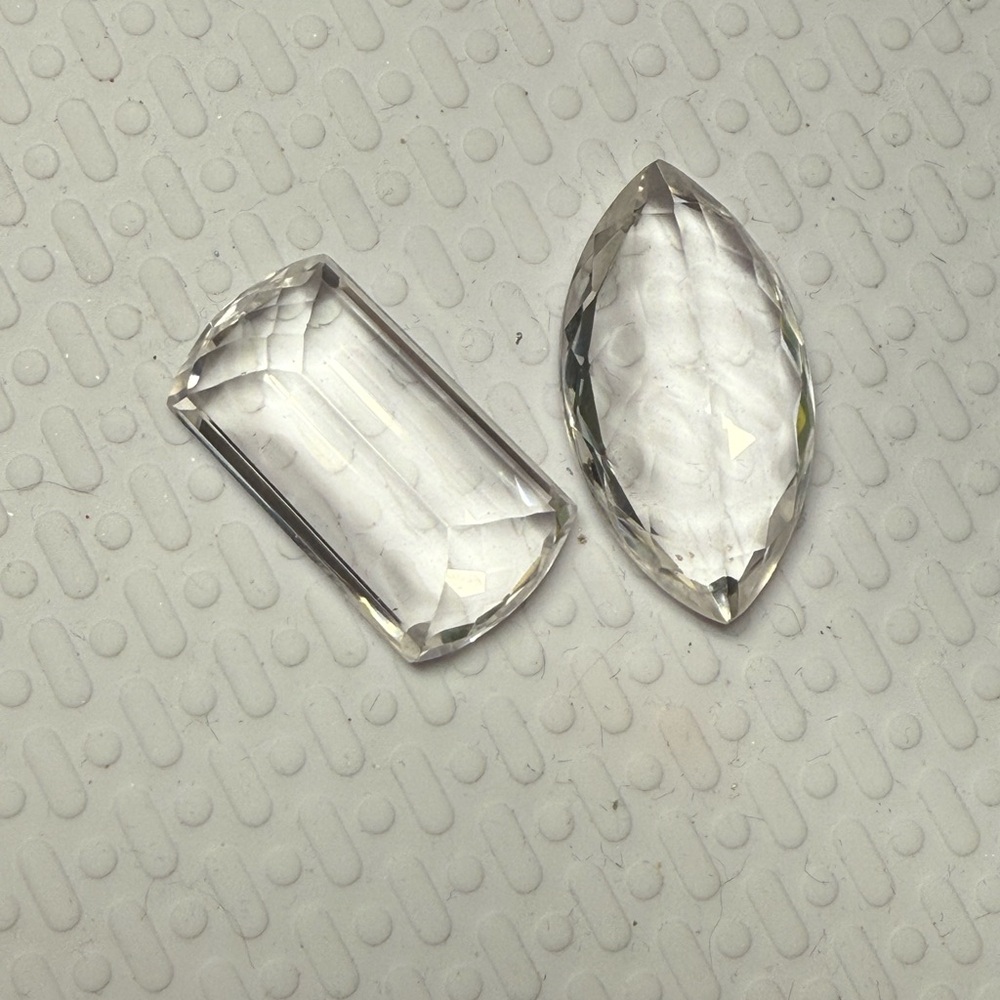 White sapphire stones. Presidium tested white sapphire stones for mounting